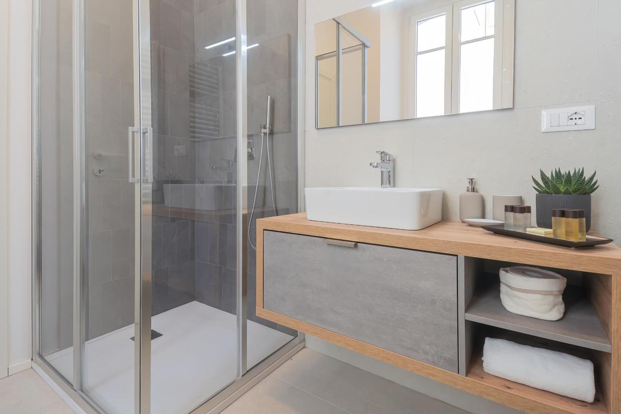 Manaraquattro - Apartament In Como Near The Center With Free Parking - Lake Комо Екстериор снимка