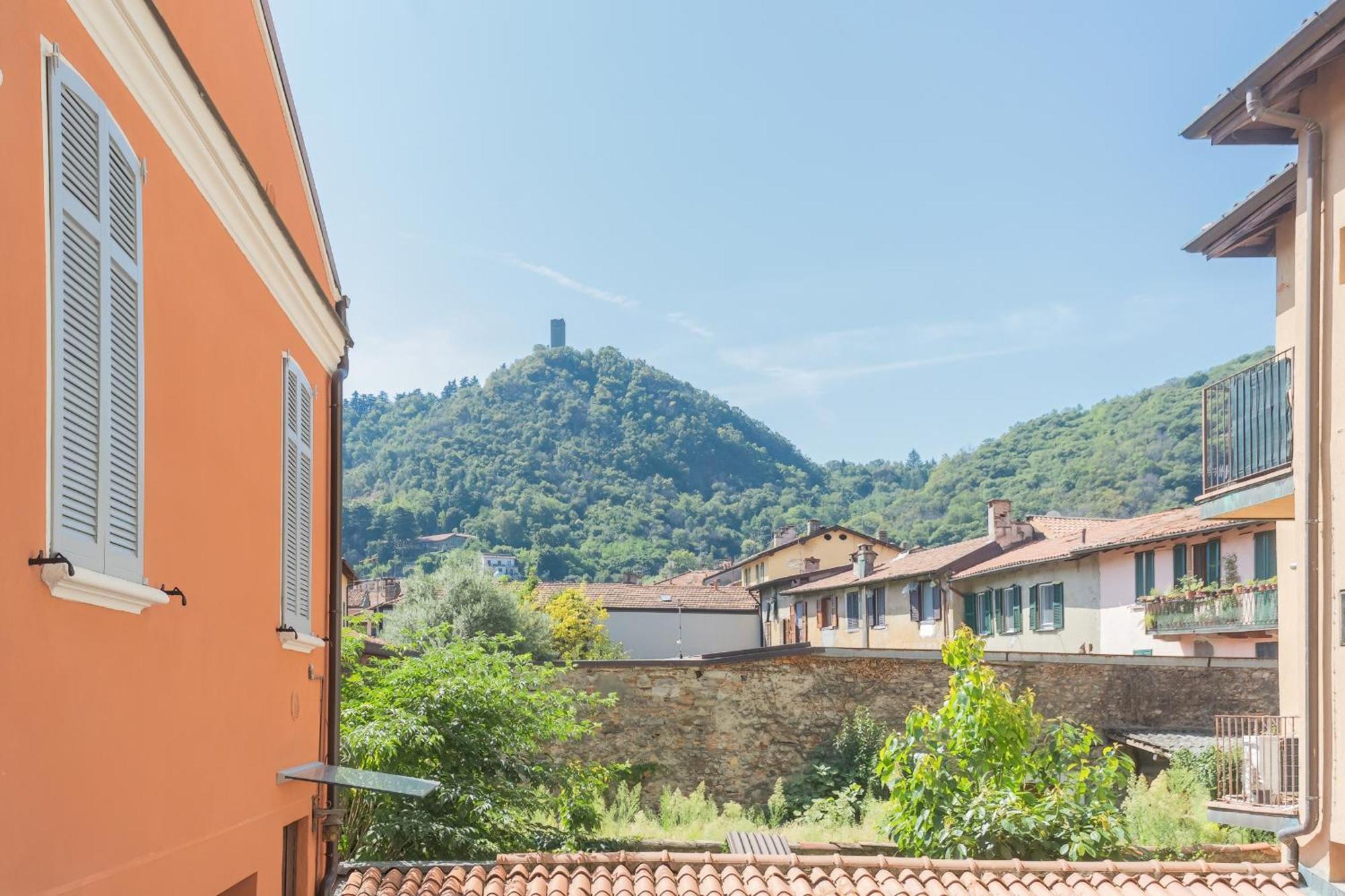 Manaraquattro - Apartament In Como Near The Center With Free Parking - Lake Комо Екстериор снимка